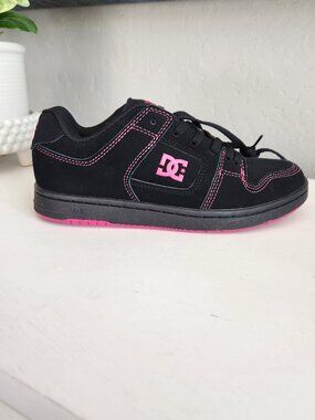 DC Shoes Women's Manteca 4 Low Skate Shoe Black & Pink | Size 6.5